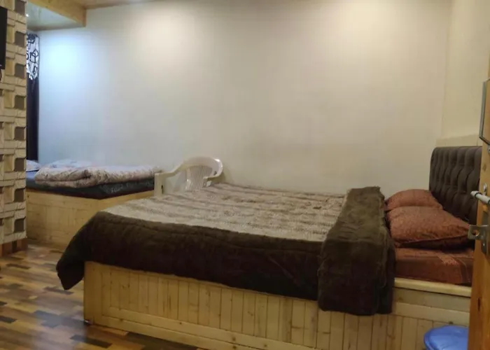 Hotels Close to Airport New Mehdudia B&B